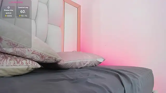 kylie sexy2000 online show from September 22, 10:30 pm