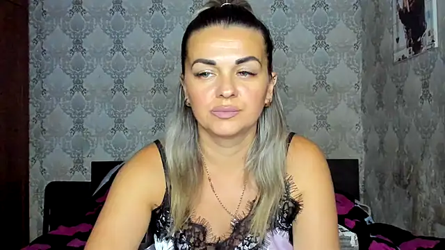 NicoletMoore online show from August 3, 7:08 pm