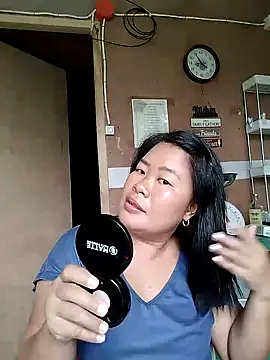 Lovelywoman43 online show from October 26, 4:19 am