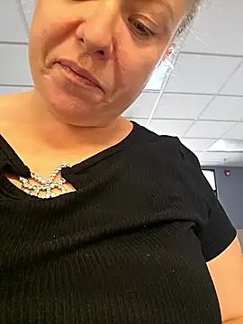 julimonroe online show from January 7, 9:18 pm