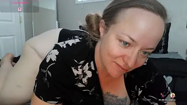 julimonroe online show from October 30, 10:55 pm