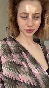 Camilla Railian online show from April 4, 5:50 am