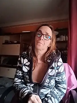 Dettybitch40 online show from December 14, 11:49 am