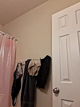 bootiebby online show from September 9, 12:21 am