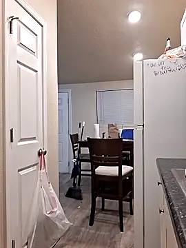 bootiebby online show from September 16, 5:04 am