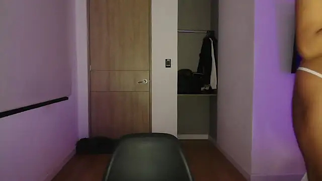 dark enchantress  online show from September 13, 12:07 am