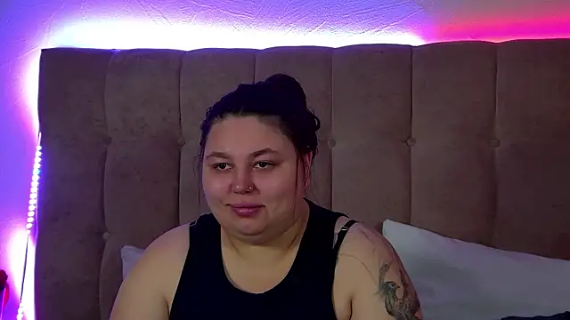 LillianKim online show from October 12, 6:27 am