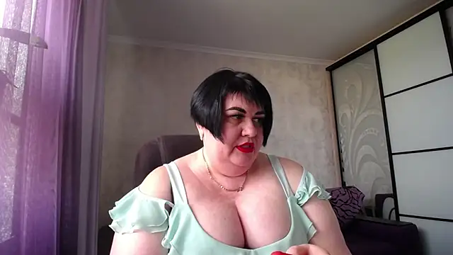 JuicyLady Di online show from April 13, 10:38 am