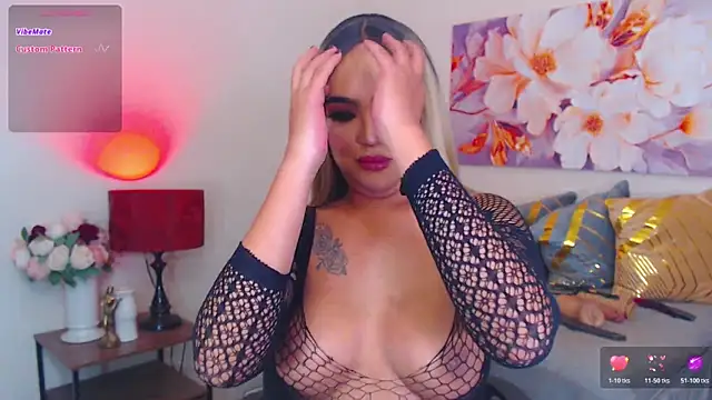 Playfull Mistress Savanna online show from October 17, 8:45 pm