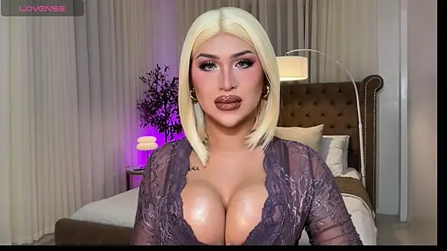 Your Majesty Tyra online show from May 6, 5:11 am