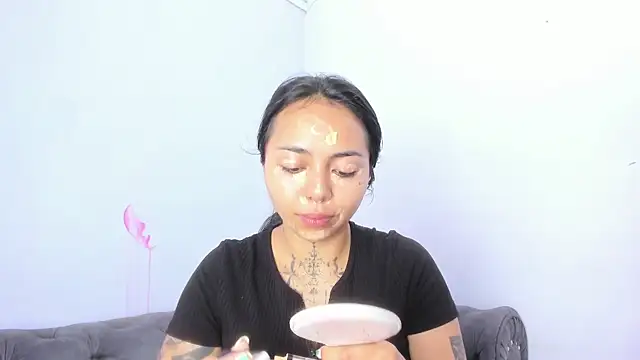 miss soffi  online show from April 18, 12:18 pm