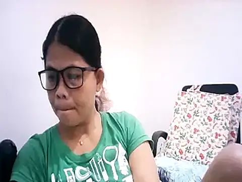 pinay milfxx online show from November 8, 12:15 am