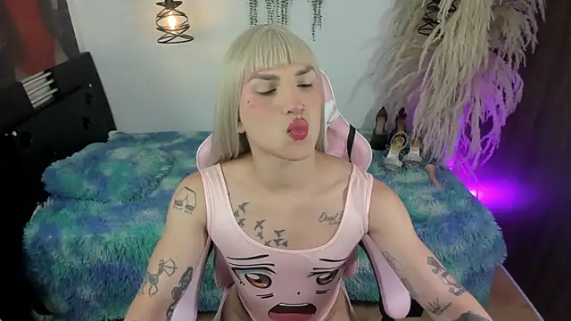 queenramoona-hot online show from June 3, 11:54 pm