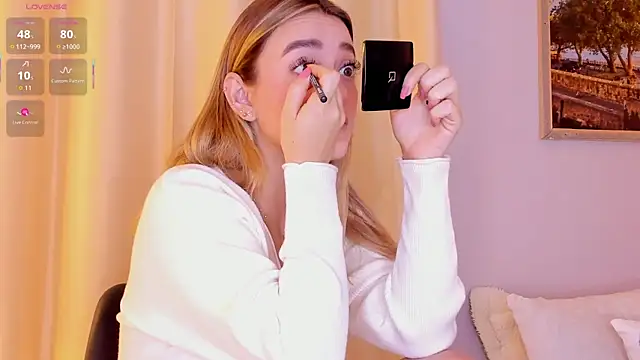 Assh lee  online show from December 15, 1:05 pm