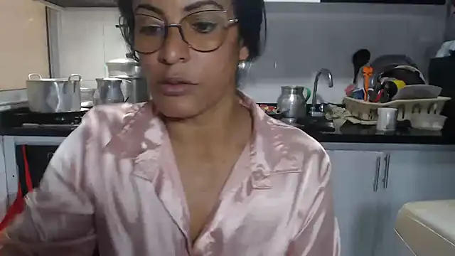 kateleyagrey online show from September 30, 8:13 pm