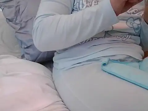 RealLittleRedRidingHood online show from October 25, 2:03 pm