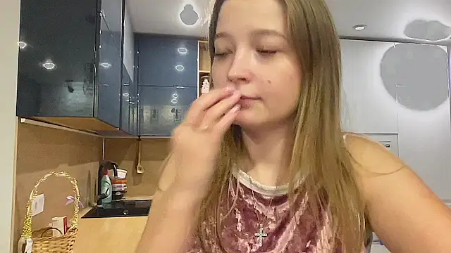 CharmingSarah online show from November 5, 2:33 pm