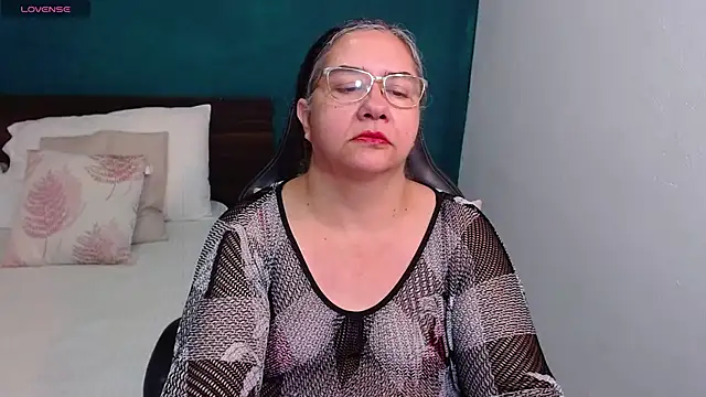 scaelettdubois online show from January 10, 12:04 am