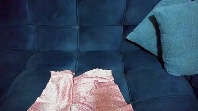 tiffanystonne online show from October 13, 3:25 pm