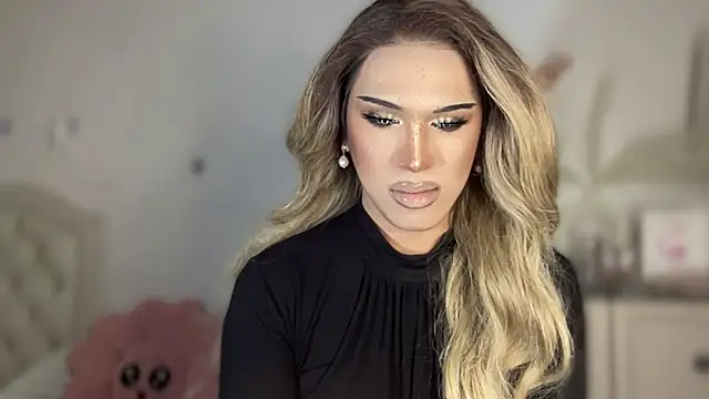 Ts glamxxxx online show from November 18, 3:51 am