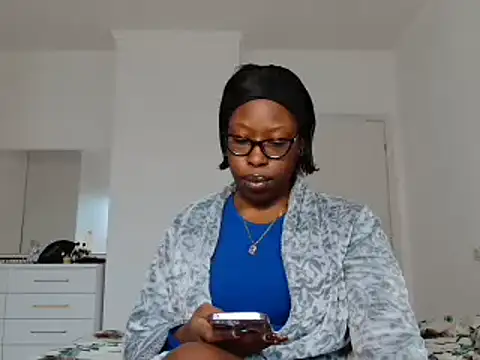 MadamIndigo online show from December 18, 2:00 pm