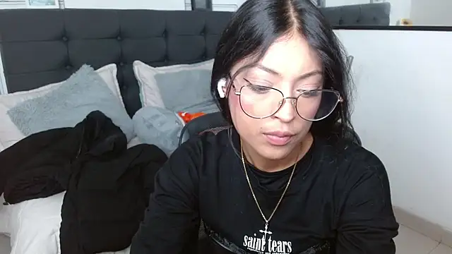 vaness weet online show from September 18, 9:02 pm