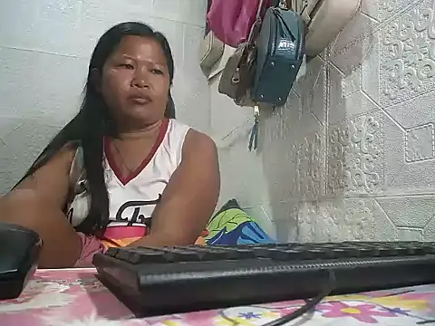 sweethotmom online show from June 15, 9:59 pm