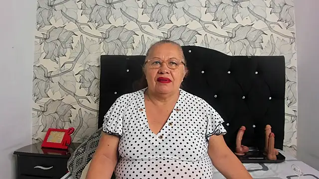 Keira Lennox online show from December 15, 11:48 am