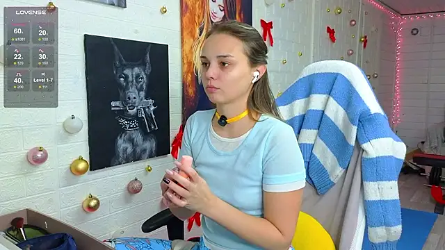 Misss Vikk online show from February 6, 1:25 pm