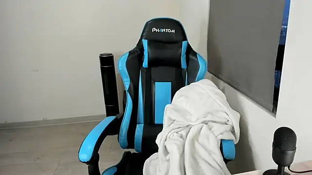 itsyourcassie online show from December 15, 12:05 am