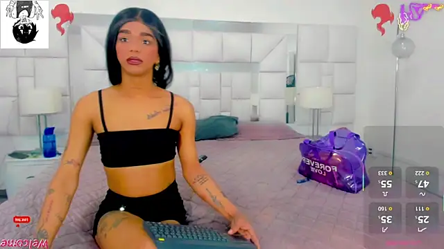 nickyminach  online show from September 11, 11:43 am