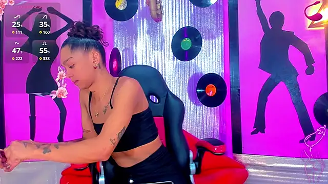 nickyminach  online show from October 13, 7:27 pm