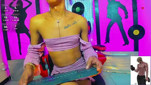 nickyminach  online show from February 3, 3:26 am