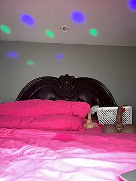 ThickAssRena online show from November 15, 7:31 am