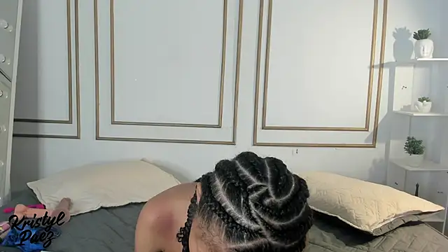 kristyl paez online show from January 5, 6:44 pm