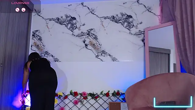 Annaross2 online show from October 1, 7:52 pm