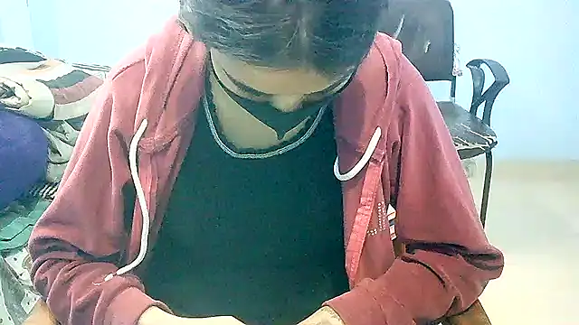 lovelydesi21 online show from December 2, 8:48 am