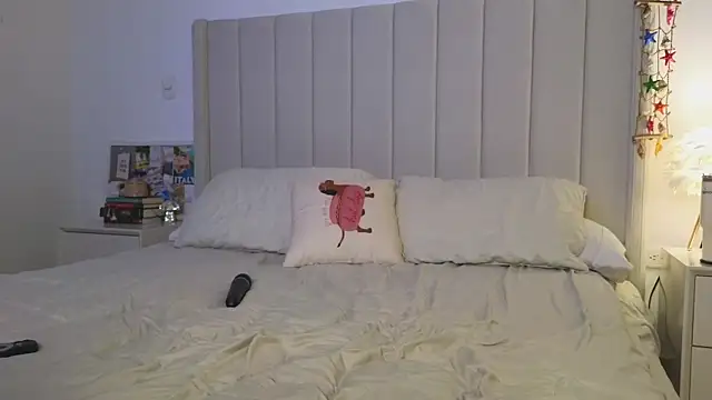 I am kat online show from October 24, 3:57 am