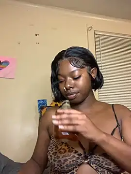 TinyBlazian901 online show from September 16, 3:36 am