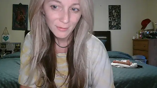 Heyitsmee33 online show from June 3, 11:00 am
