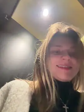 ValenciaShock online show from December 17, 6:39 am