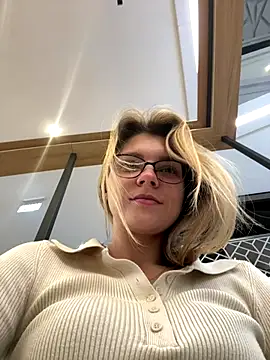 ValenciaShock online show from October 6, 6:41 am