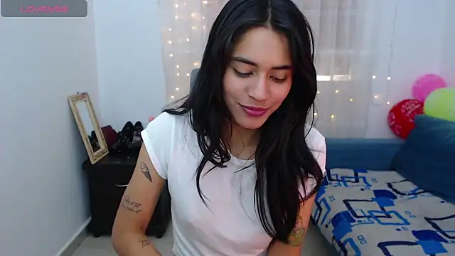 imSophia online show from February 28, 7:46 pm