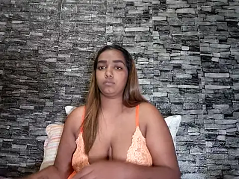 Xindias fantasyX online show from April 8, 10:45 pm