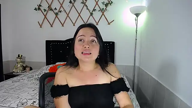 naughty girl 4u online show from February 26, 10:53 pm