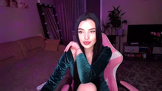   Malika   online show from November 23, 3:03 pm