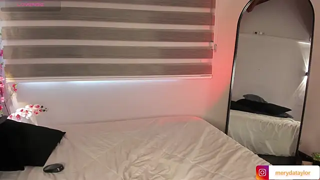 MERIDA TAYLOR online show from October 15, 2:30 pm