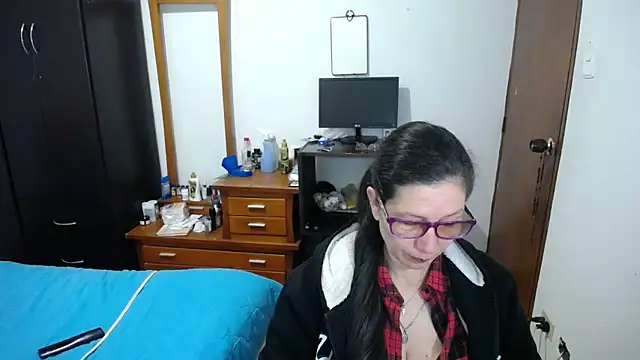 latin49 online show from October 1, 5:23 am