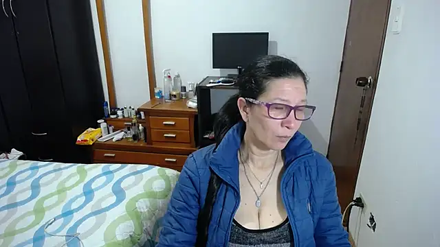 latin49 online show from September 12, 4:35 am