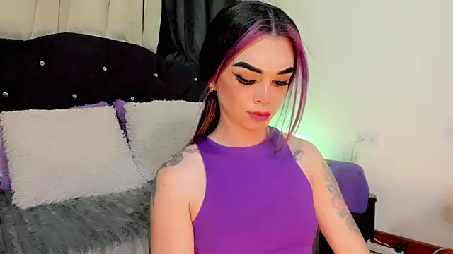 lesly xx online show from April 10, 6:30 am